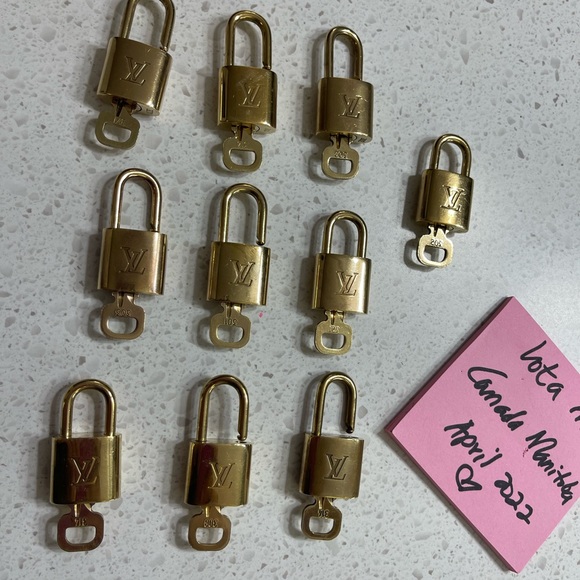 Authentic louis vuitton brass lockset - Picture 3 of 4